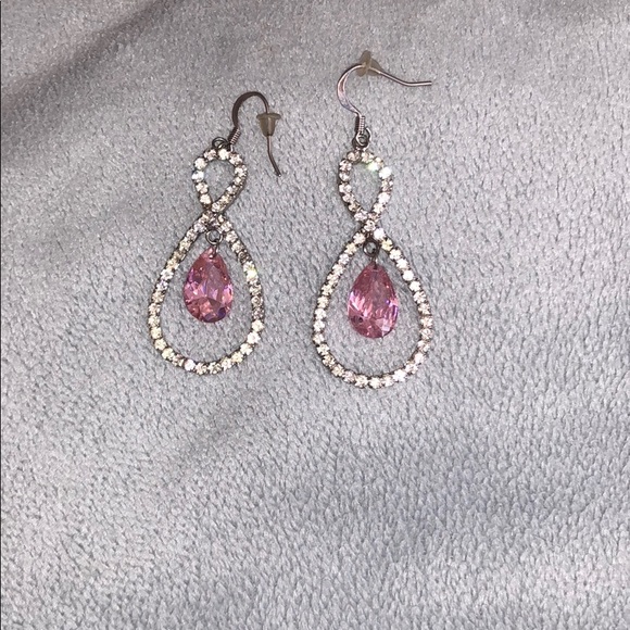 Dangle earrings - Picture 1 of 2